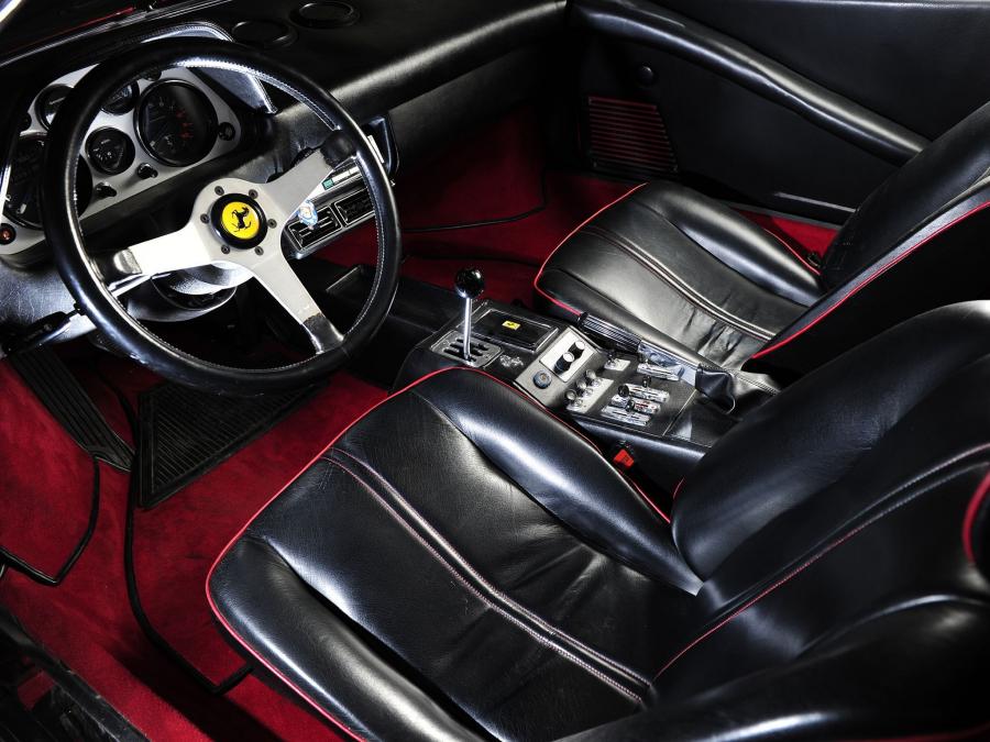 Интерьер Ferrari 308 GTSi 1980 года  (фото 8 из 8)